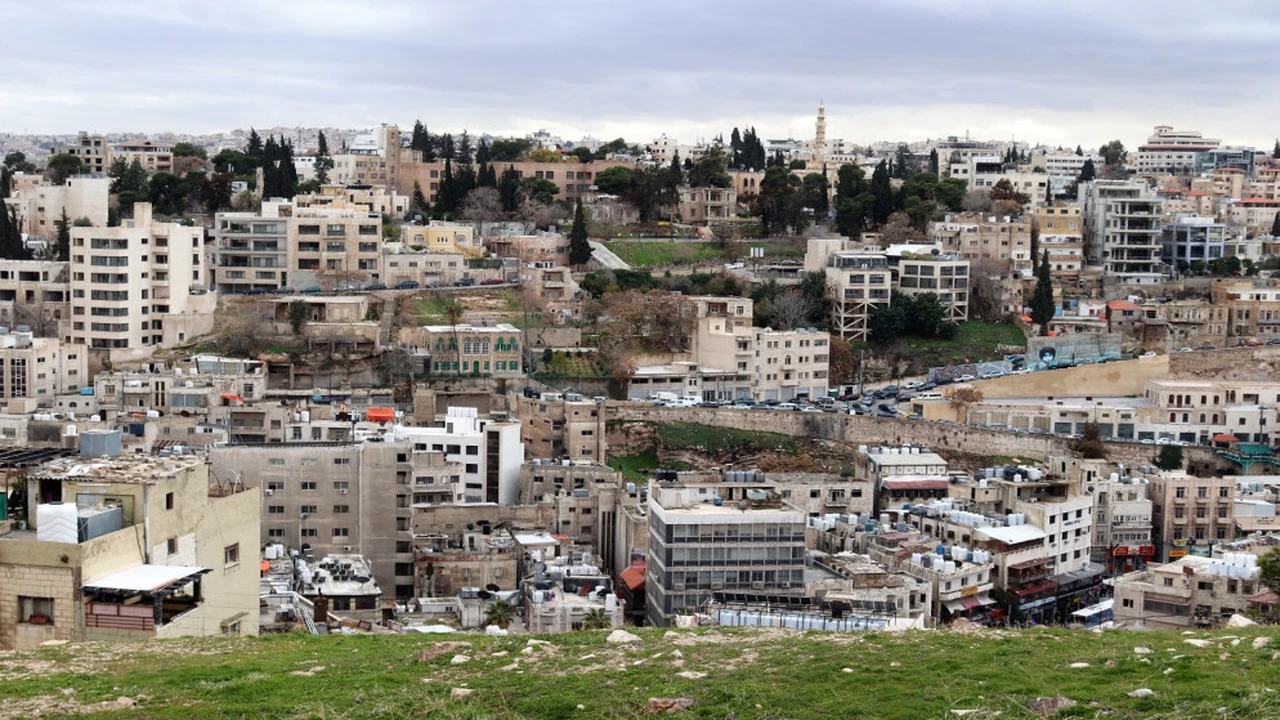 تراجع درجات الحرارة بـ7 درجات وزخات مطرية مرتقبة حتى يوم الأربعاء